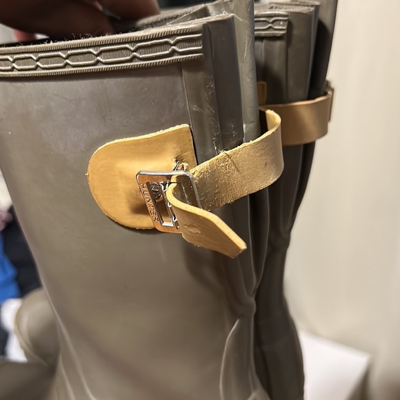 Olive hunter rain boots - Picture 3 of 7